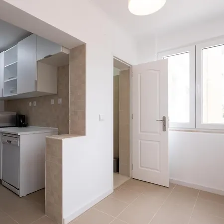 Av Sintra Mhouse Lease Cascais